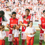 Braga Crianças do Bairro das Andorinhas sobem ao relvado do SC Braga com a BragaHabit.