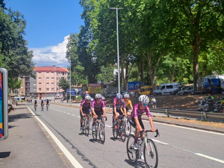 Ciclismo: Grande Prémio do Minho arrancou hoje com partida simbólica no histórico Estádio 1.º de Maio Ciclismo Grande Premio do Minho arrancou hoje com partida simbolica no historico Estadio 1.o de Maio