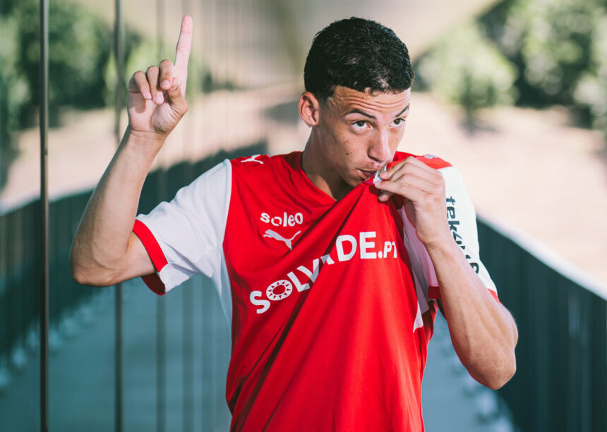 Futebol SC Braga contrata avançado brasileiro Ronaldir Santos até 2027