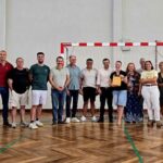 Paredes de Coura Municipio reforca seguranca nos equipamentos desportivos com novos DAE e pessoal formado pelo INEM