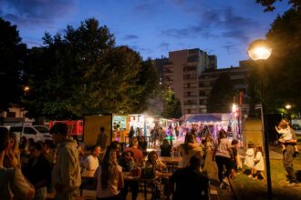 Povoa de Varzim Burger Truck transforma Praca Luis de Camoes no centro da street food nacional