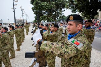 Povoa de Varzim Exercito comemora aniversario da Escola dos Servicos