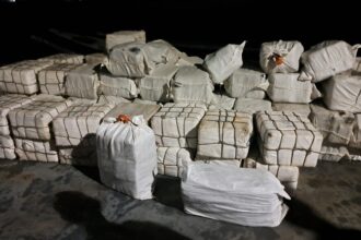 Sudoeste do Cabo Espichel Operacao conjunta apreende mais de 26 toneladas de cocaina em alto mar Intercecao de embar