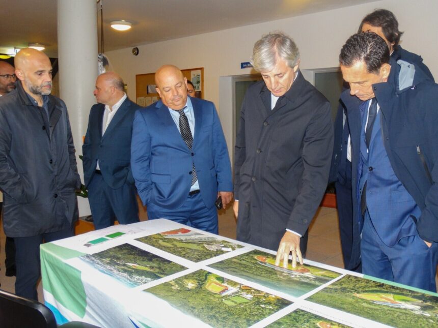 Viana: Aprovado concurso público de 2,3 milhões de euros para o novo campo da Cidade Desportiva Viana Aprovado concurso público de 2,3 milhões de euros para o novo campo da Cidade Desportiva