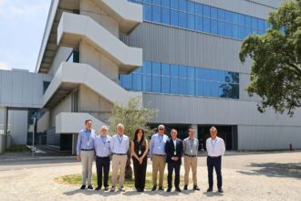 Vila do Conde Presidente da Camara visita expansao da Amkor Technology Portugal
