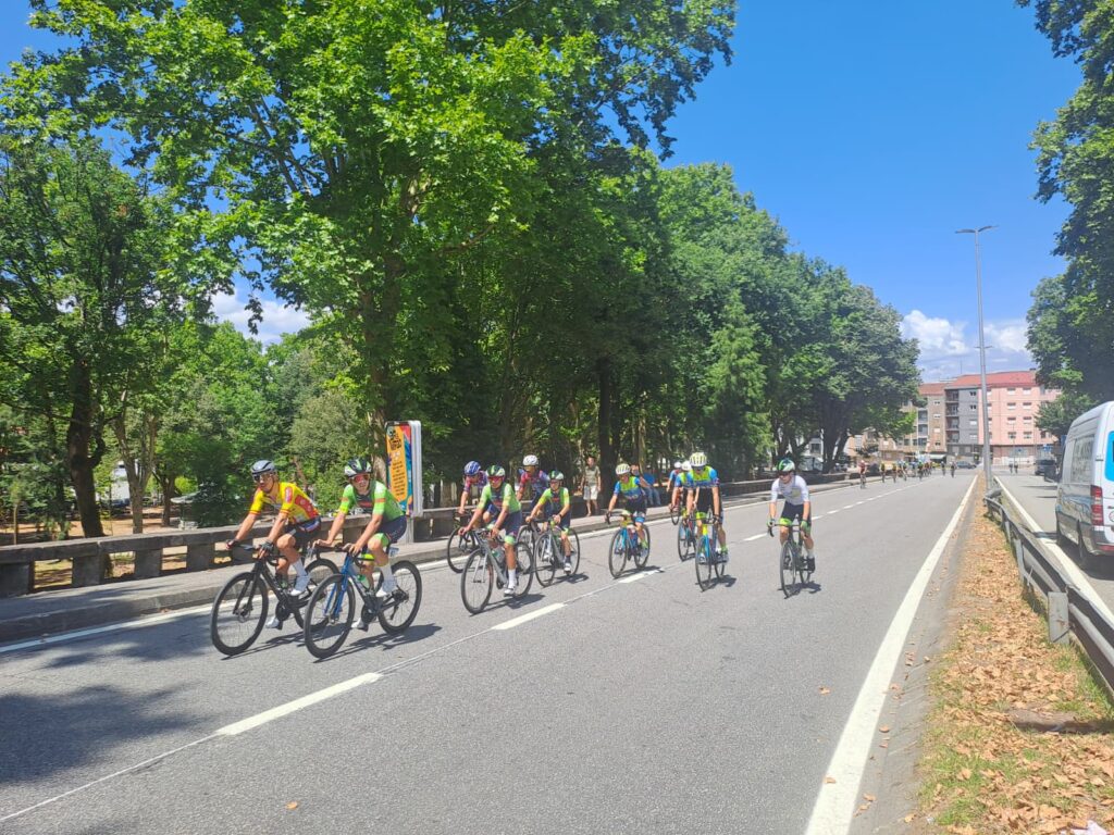 Ciclismo: Grande Prémio do Minho arrancou hoje com partida simbólica no histórico Estádio 1.º de Maio WhatsApp Image 2026 07 16 at 15.07.08