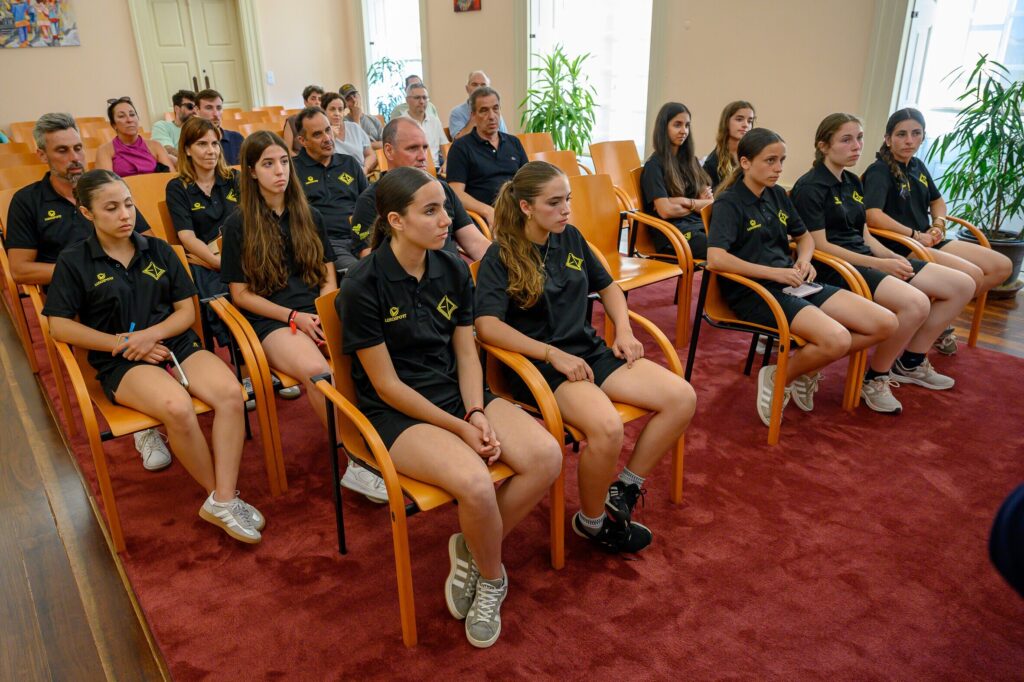 Viana: Câmara recebe campeãs nacionais sub-15 de hóquei em patins gci 4016 1 2500 2500