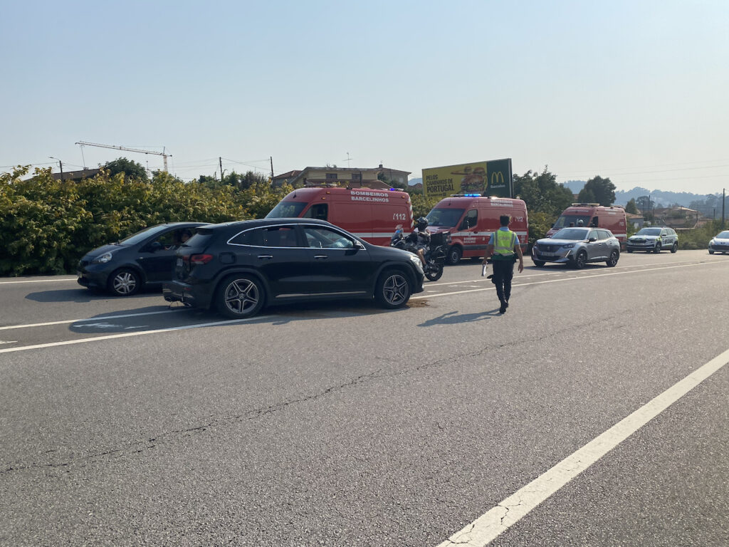 Barcelos: Dois bebés entre os cinco feridos de colisão na variante acidente barcelos variante en103 alvelos bebes