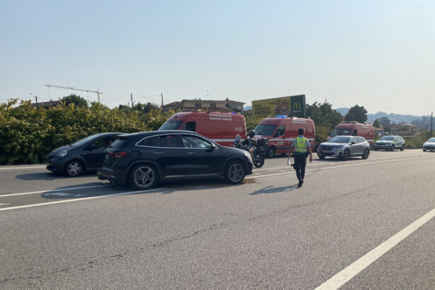 Acidente EN103 Barcxelos alvelos bombeiros bebes - 5