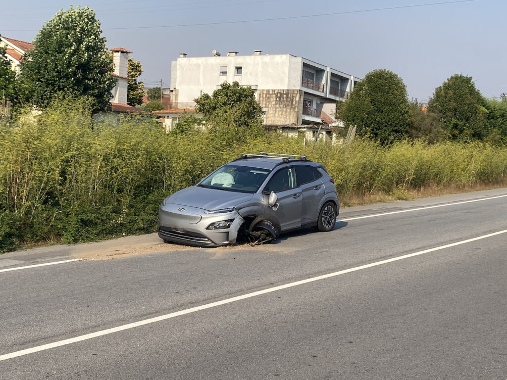 Barcelos: Dois bebés entre os cinco feridos de colisão na variante acidente barcelos variante en103 alvelos bebes