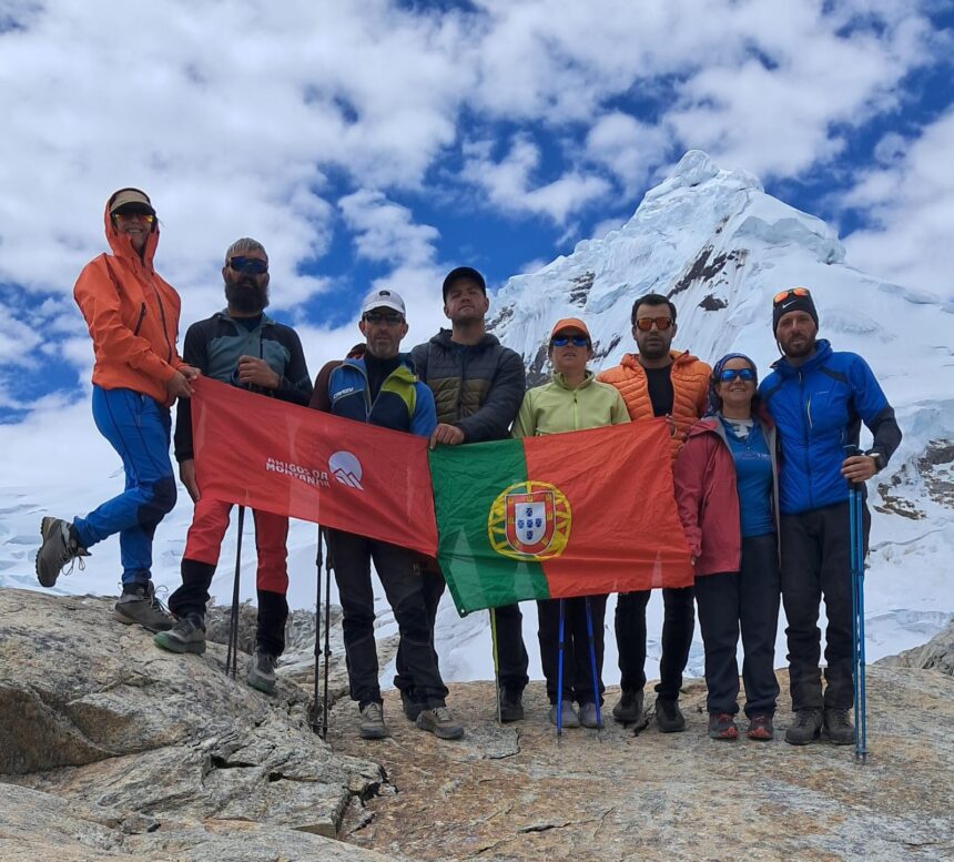 Barcelos: Montanheiros dos Amigos da Montanha conquistam cumes de 5.700 metros nos Andes peruanos Barcelos Montanheiros dos Amigos da Montanha conquistam cumes de 5.700 metros nos Andes peruanos