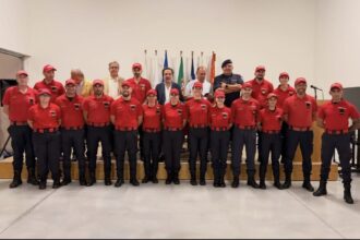 Braga 13 elementos dos Bombeiros Voluntarios distinguidos em cerimonia de entrega de divisas