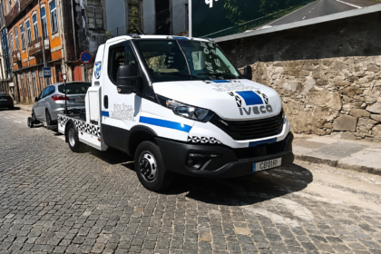 Braga Polícia Municipal reforça fiscalização do trânsito e mobilidade com novo reboque