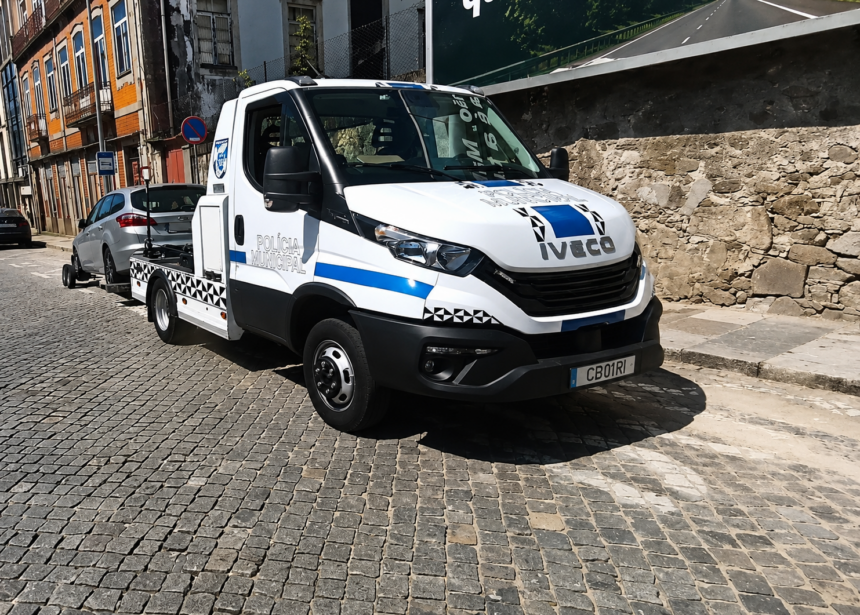 Braga Polícia Municipal reforça fiscalização do trânsito e mobilidade com novo reboque