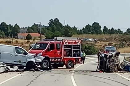 Dois mortos IC5 vila flor acidente ocorrencias - 1
