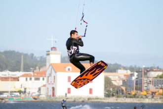 Esposende Nortada Kite Fest adiado para setembro devido à falta de vento na foz do Cávado