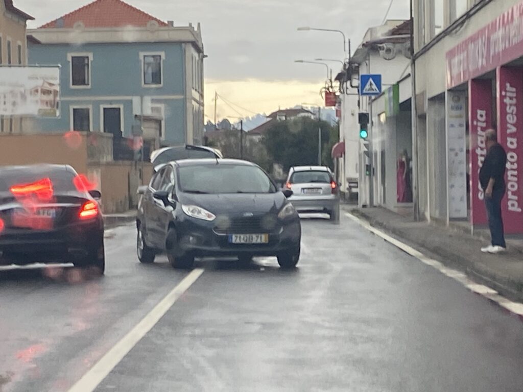 Viana: Colisão na EN308 condiciona trânsito IMG 8422