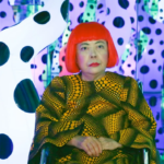 Morre Yayoi Kusama a Rainha das Bolinhas aos 97 anos