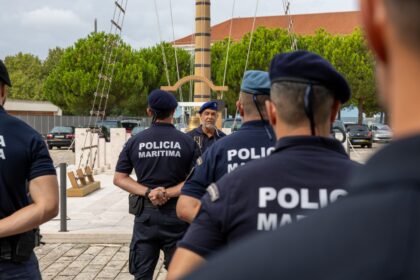 Policia Maritima reforca vigilancia nas fronteiras da Grecia com envio de nova equipa
