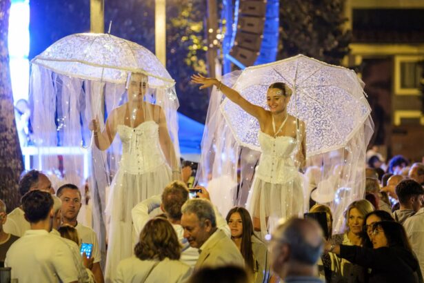 Povoa de Varzim Milhares de pessoas vestiram se de branco e encheram as ruas na Noite Branca