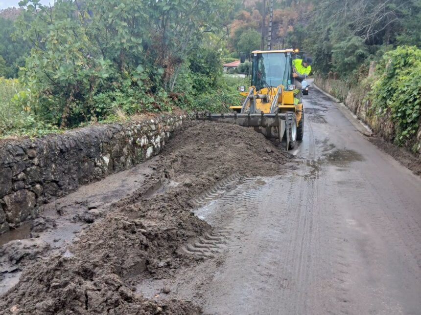 Viana Limpeza de vias restabelece circulacao em Santa Leocadia de Geraz do Lima e1787909005319