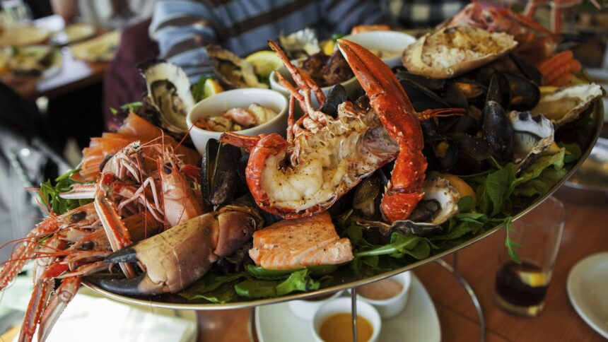 Viana: Mostra Gastronómica leva peixe e marisco ao Largo de Santa Catarina Viana Mostra Gastronómica leva peixe e marisco ao Largo de Santa Catarina