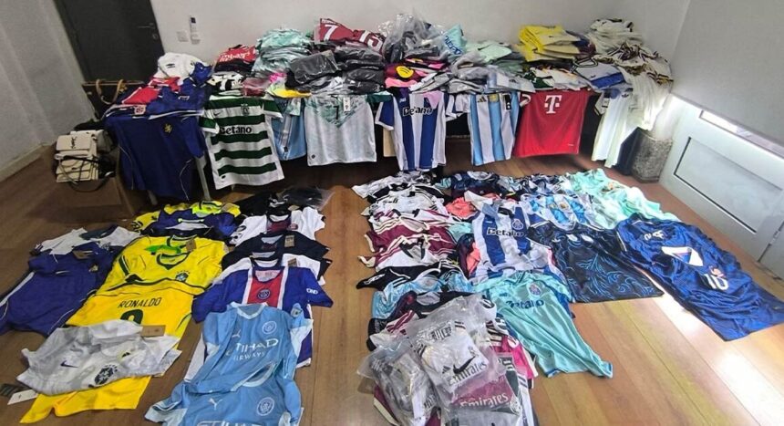 Vieira do Minho GNR apreende mais de 500 camisolas de futebol e malas de luxo contrafeitas na feira semanal