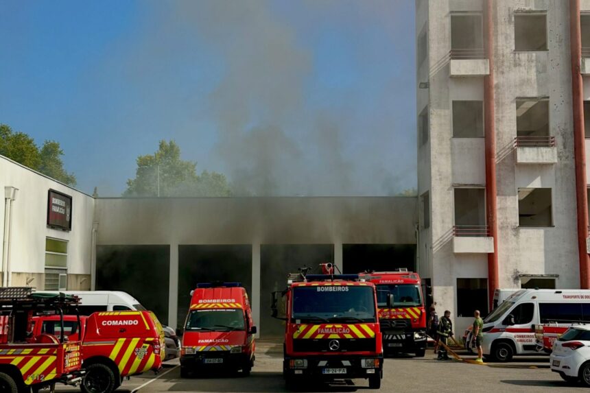 Famalicão: Pequeno incêndio na lavandaria dos Bombeiros Voluntários Famalicao bombeiros incendio