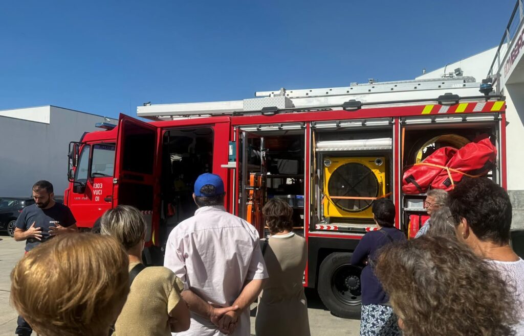 Póvoa de Varzim: Utentes do Centro Ocupacional da Estela visitam quartel dos Bombeiros Voluntários 795486811 1409690907963821 8234827638969260821 n
