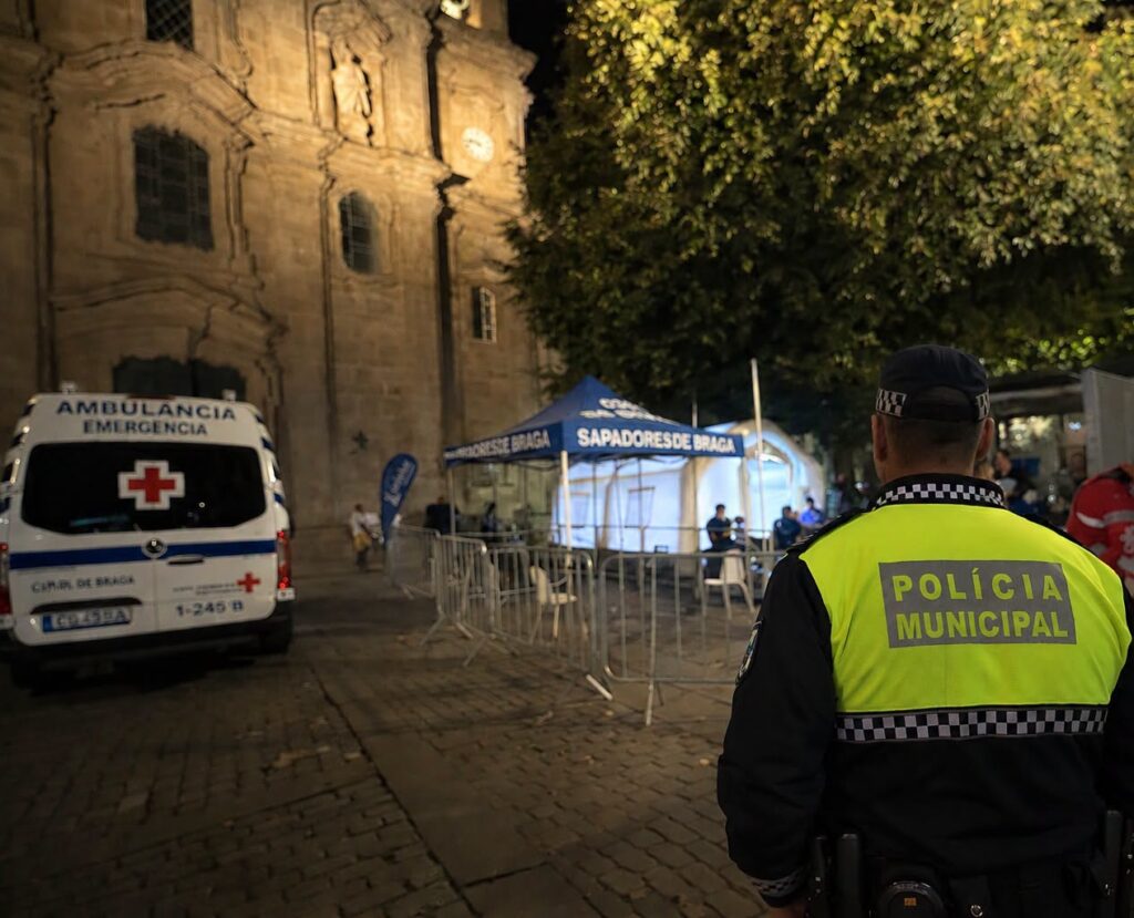 Braga: Dispositivo de socorro da Noite Branca resolveu mais de 80% dos casos no local e evitou pressão hospitalar 799274628 1412744961048801 2211677430388651941 n