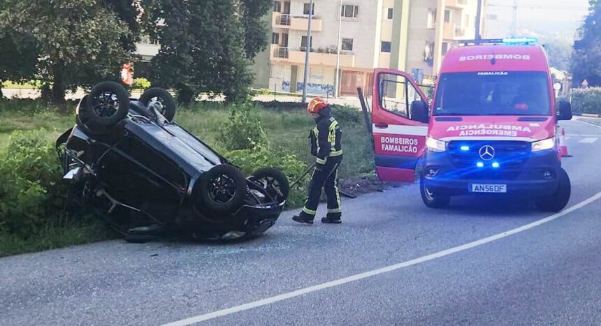 Famalicão: Capotamento na EN204 provoca um ferido famalicao acidente