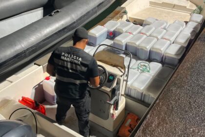 Almada Policia Maritima apreende 5 900 litros de combustivel em operacao noturna em Porto Brandao e1790072489858