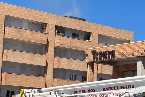 Barcelos Incendio consome apartamento num quarto andar