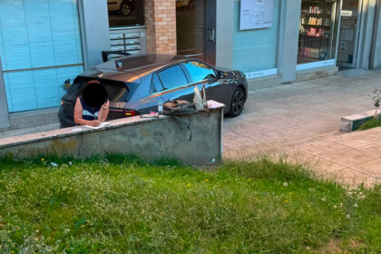Braga Foi ao banco mas esqueceu travar o carro