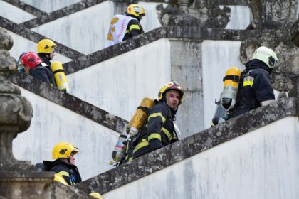 Braga Oitava edicao dos Escadorios da Humanidade reune perto de 1900 bombeiros no Bom Jesus