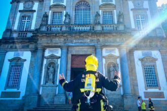 Braga Quase 1.900 bombeiros enfrentam 566 degraus do Bom Jesus com 32 quilos as costas nos Escadorios da Humanidade e1789738669383