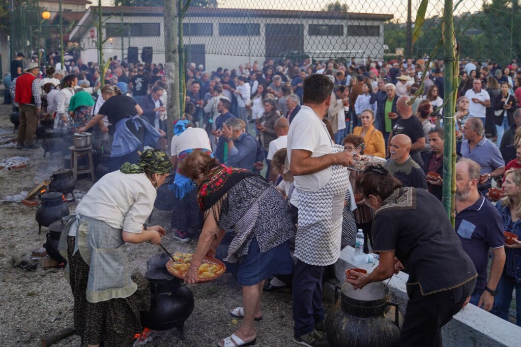 Vila Verde: Festa do Caldo do Pote de Sabariz reúne 27 variedades confecionadas a lenha CaldoPote2025 07