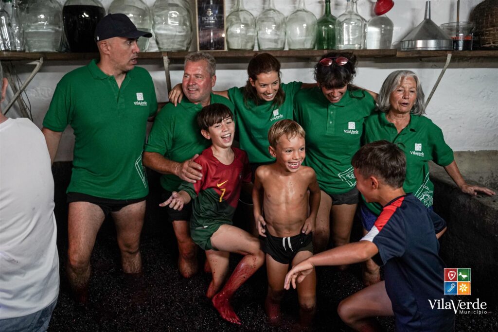Vila Verde: Vindimas, desfolhadas e doçaria tradicional unem gerações 'Na Rota das Colheitas' DSC04998