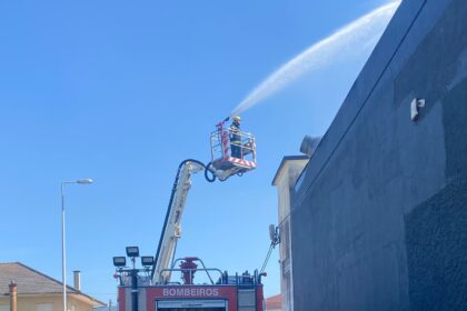 Esposende Incendio em industria de bobines mobiliza bombeiros e1790177690661