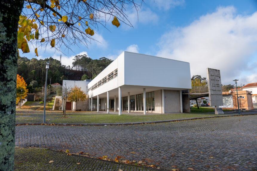 Esposende Municipio concede apoio de 50 mil euros para obras urgentes no Salao Pastoral de Palmeira de Faro