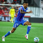 Futebol Gil Vicente renova com Carlos Eduardo e cede avancado ao Sabah FK do Azerbaijao