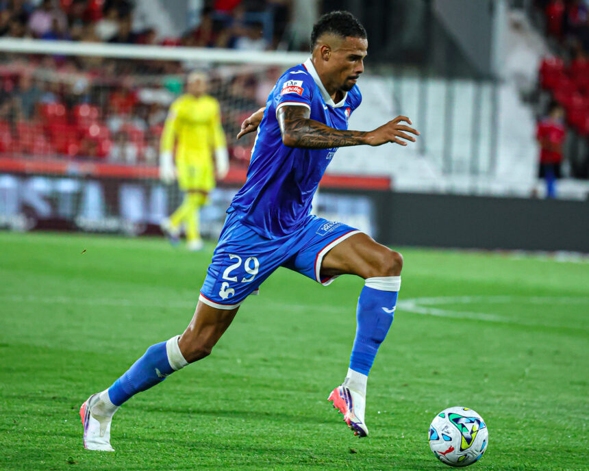 Futebol Gil Vicente renova com Carlos Eduardo e cede avancado ao Sabah FK do Azerbaijao