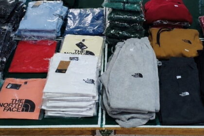 Melgaço GNR apreende 118 artigos contrafeitos da marca The North Face na feira semanal