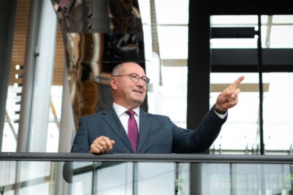 Parlamento Europeu preocupado com impacto das redes sociais nos jovens e1789655932885