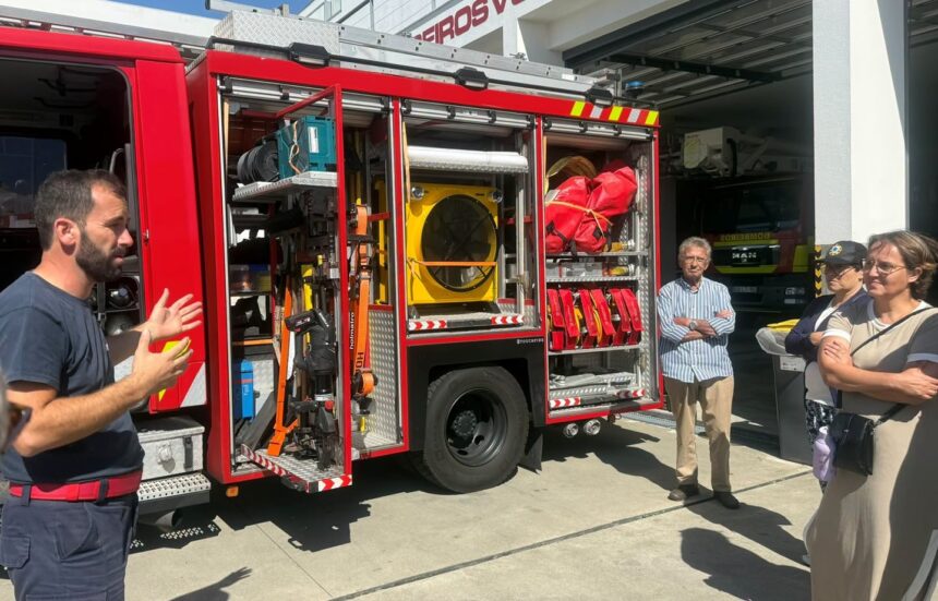 Póvoa de Varzim: Utentes do Centro Ocupacional da Estela visitam quartel dos Bombeiros Voluntários Povoa de Varzim Utentes do Centro Ocupacional da Estela visitam quartel dos Bombeiros Voluntarios