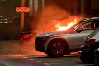 Segundo carro em pouco mais de 24 horas arde em Vila Praia de Ancora