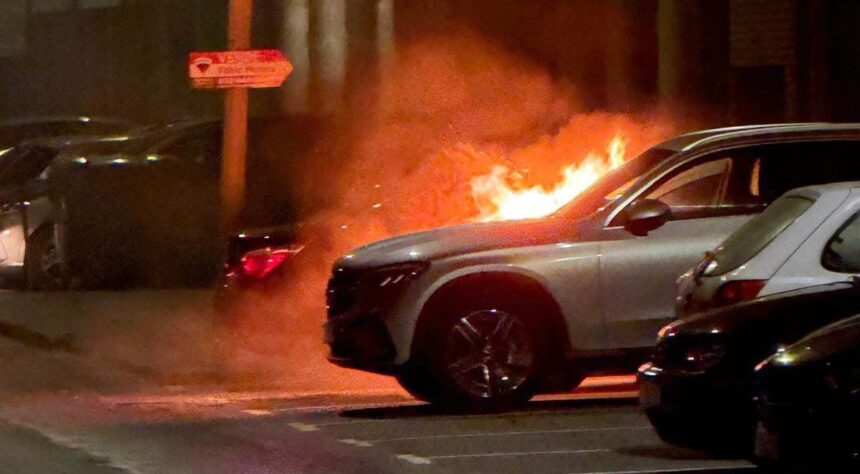 Segundo carro em pouco mais de 24 horas arde em Vila Praia de Ancora