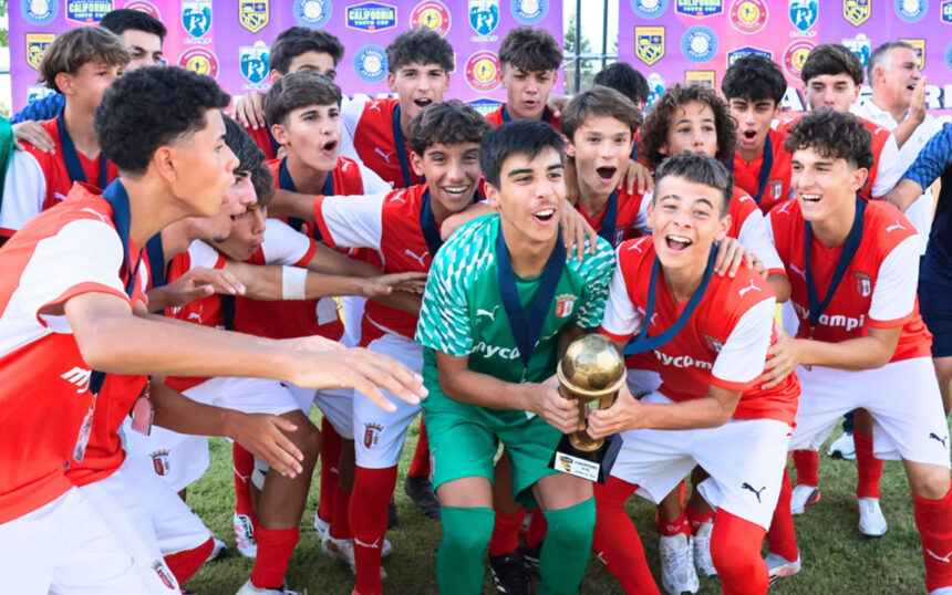 Futebol: Sub-15 do SC Braga conquistam a California Youth Cup nos Estados Unidos Sub 15 do SC Braga conquistam a California Youth Cup nos Estados Unidos e1789040454715