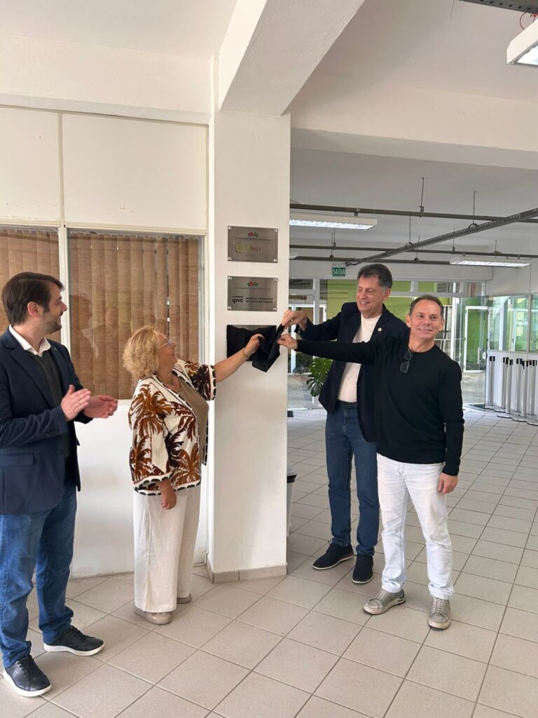 Viana: UNIPVC alarga parceria no Brasil com novas duplas titulações UNIPVC deixa a sua marca no campus Lages