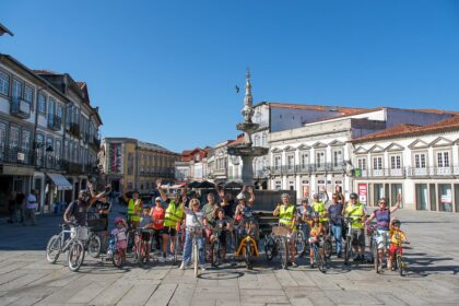 Viana Kidical Mass enche o centro historico de bicicletas no ambito da Semana Europeia da Mobilidade